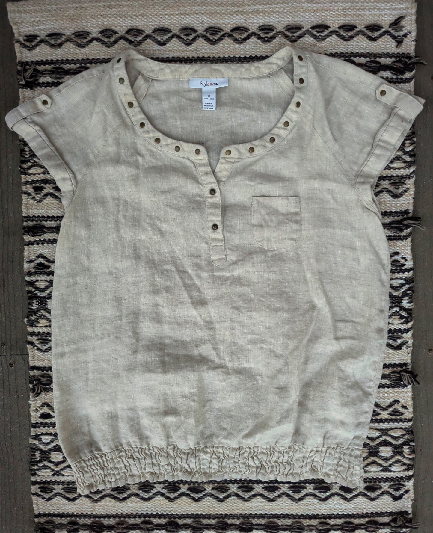 The Center Linen Short Sleeve Top - Size 12